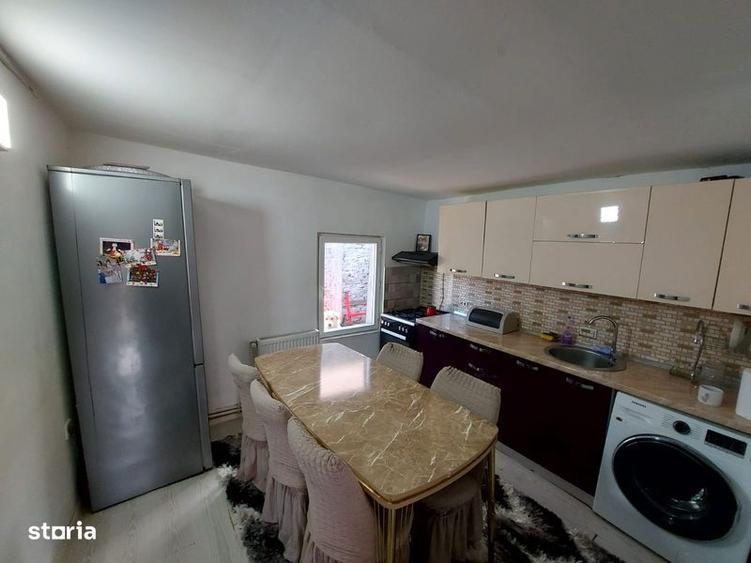 Proprietar vand casa la sol , 2 camere , compl utilat si mobilat 50mp - 2