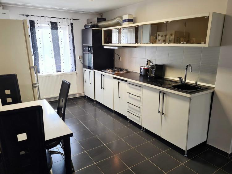 Apartament cu 3 camere decomandat în Ultracentral