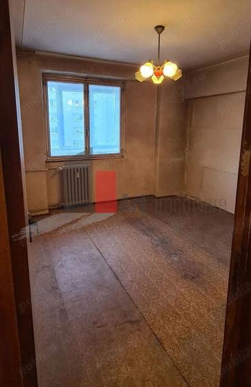 Apartament cu 3 camere decomandat în Lacul Tei