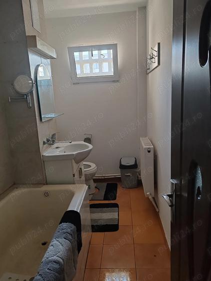 Apartament cu 2 camere semidecomandat în 9 Mai