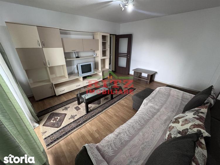 Apartament cu 3 camere semidecomandat în Ultracentral