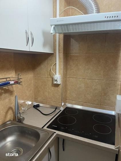 Garsonieră decomandată în Calea București