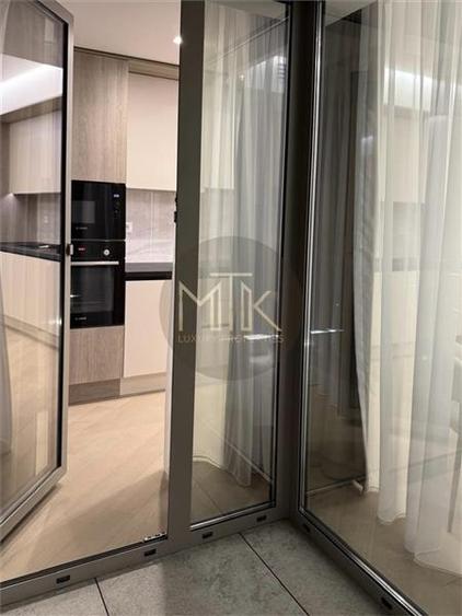Apartament cu 3 camere decomandat, mobilat în Iancu Nicolae