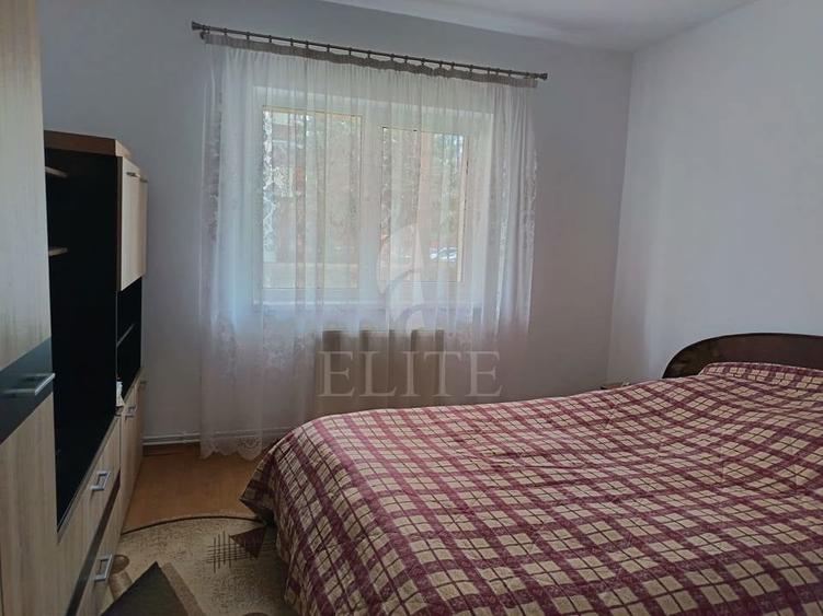 Apartament cu 3 camere decomandat, mobilat în Plopilor