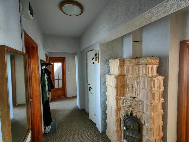 Apartament cu 4 camere decomandat, mobilat în Central