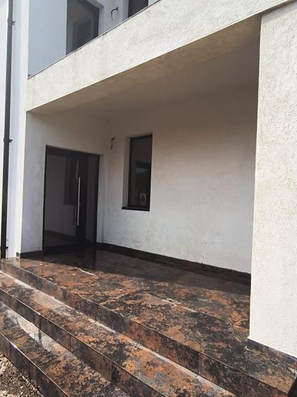 Casă cu 4 camere cu Teren 900 Mp în Valu lui Traian