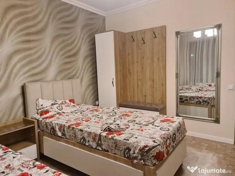 Casă cu 7 camere cu Teren 300 Mp în Faleză