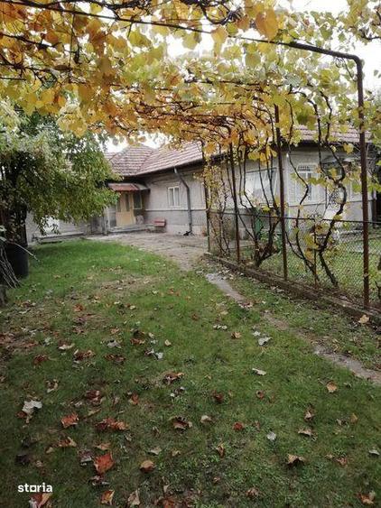 Casă cu 4 camere cu Teren 1300 Mp în Filipeștii de Pădure