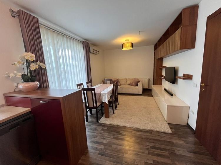 Apartament cu 3 camere decomandat în Nufărul