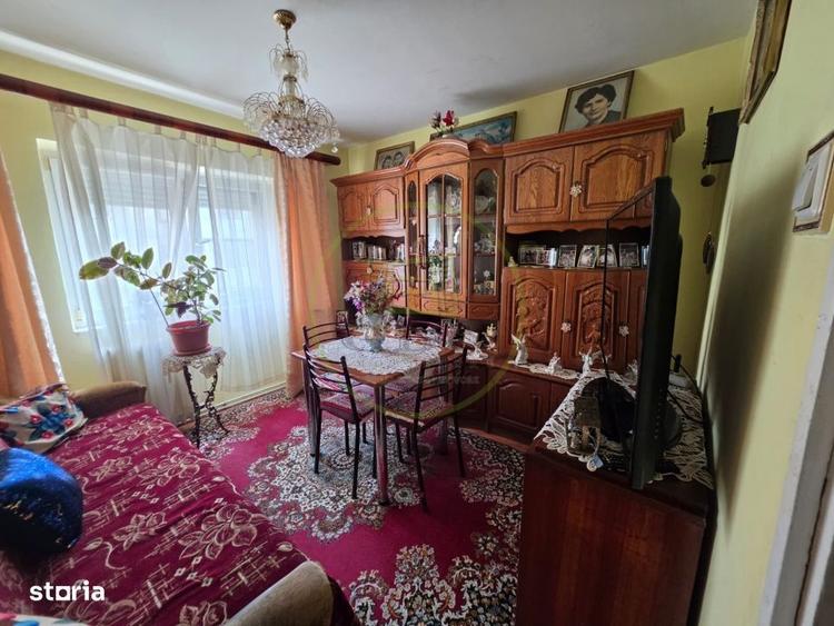 Apartament cu 4 camere decomandat în Hipodrom 3
