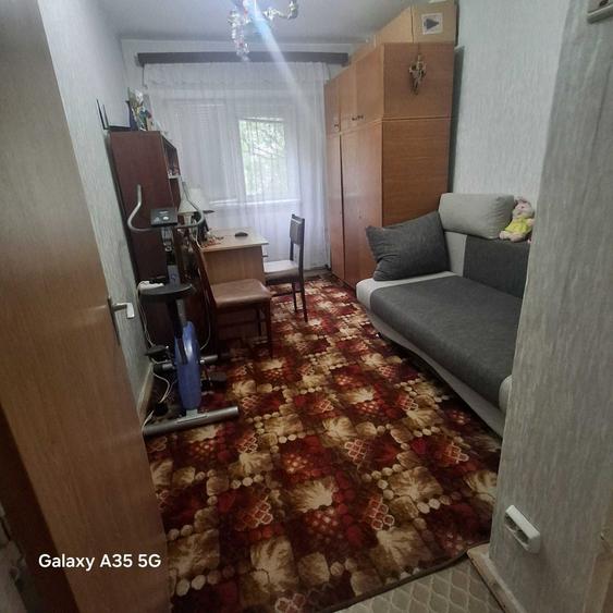 Apartament cu 4 camere decomandat în Central