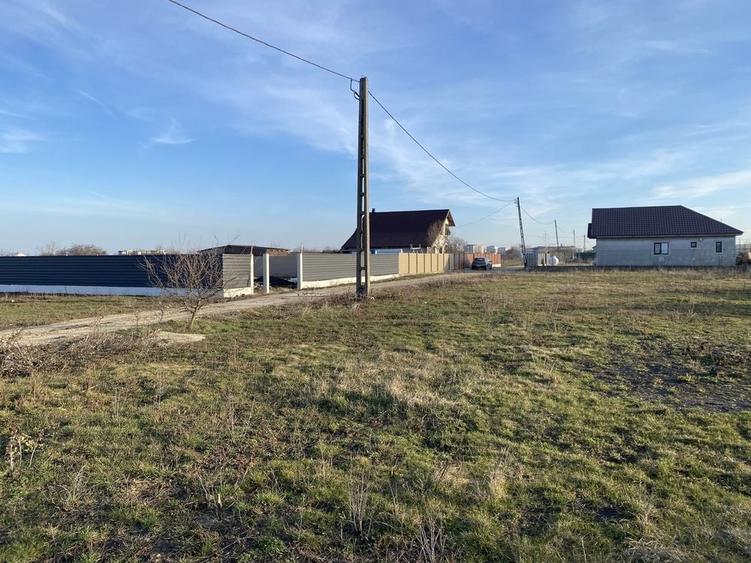 Teren de 15000 mp, în Nord