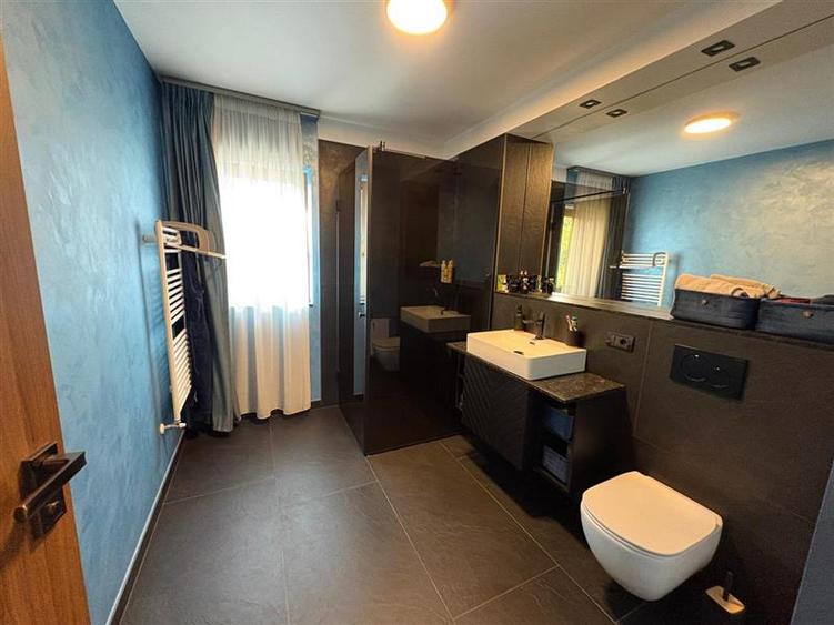 Duplex cu 4 camere cu Canalizare în Iris