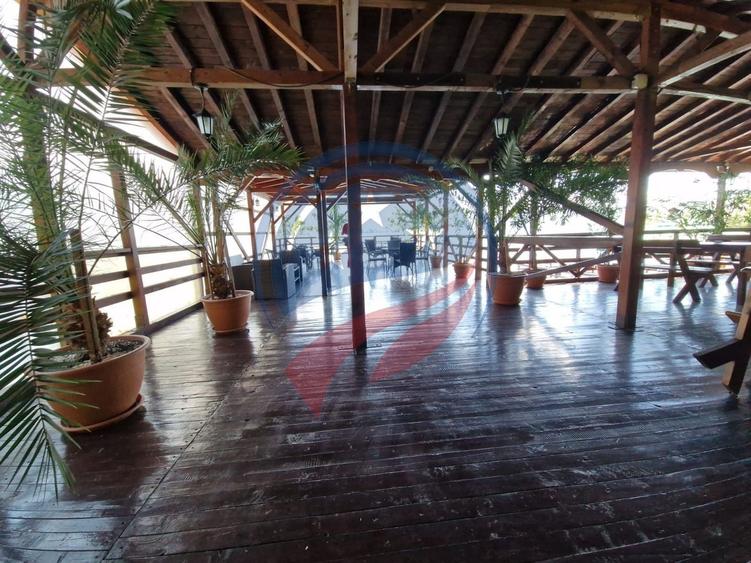 Hotel/Pensiune, de 871 mp, în Eșelnița