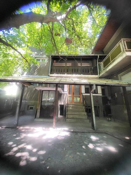 Casă cu Teren 117 Mp în Central
