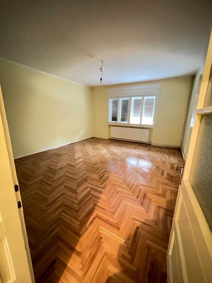 Casă cu 4 camere cu Teren 250 Mp în Traian