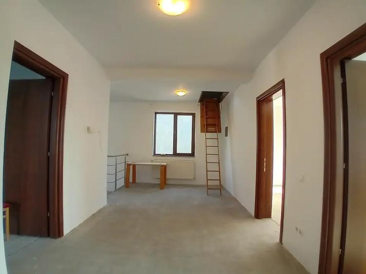 Casă individuală cu 6 camere cu Canalizare în Mogoșoaia