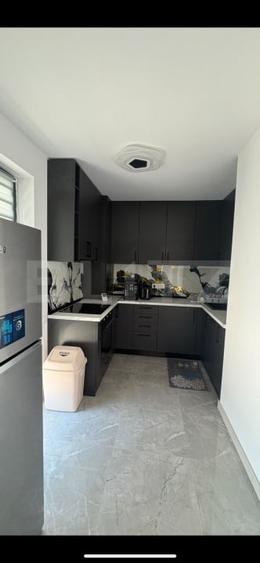 Penthouse cu 3 camere semidecomandat, mobilat în Florești