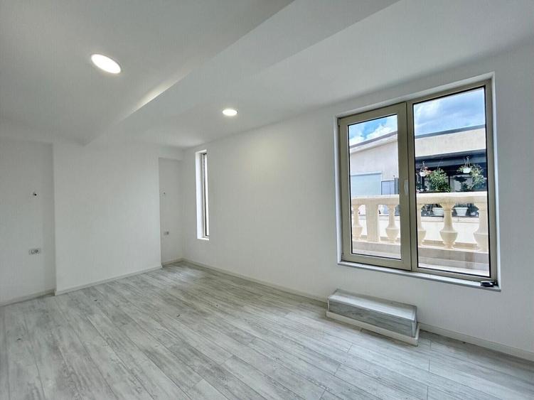 Apartament cu 4 camere decomandat în Herăstrău