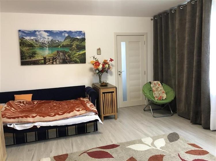 Casă individuală cu 3 camere cu Garaj în Cristești