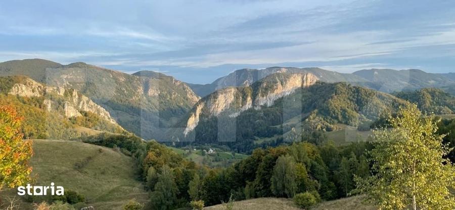 Teren de 5200 mp, în Ponor