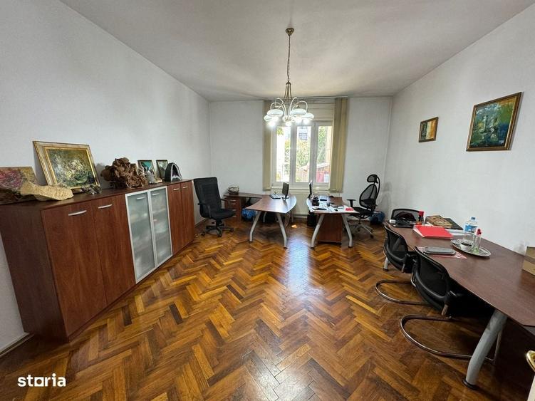 Casă cu 4 camere în Ultracentral