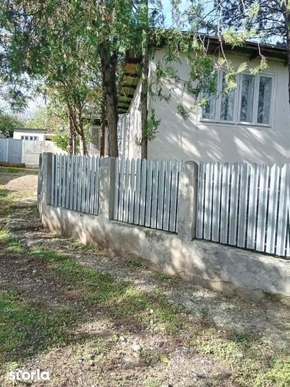 Casă cu 4 camere cu Teren 125 Mp în Fârțănești