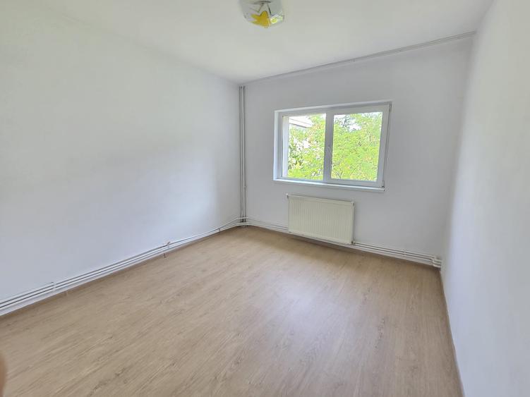 Apartament 2 camere Micro 17 renovat etaj 3 - 9