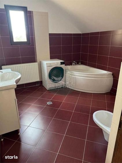 Casă cu 4 camere decomandat cu Teren 450 Mp în Central