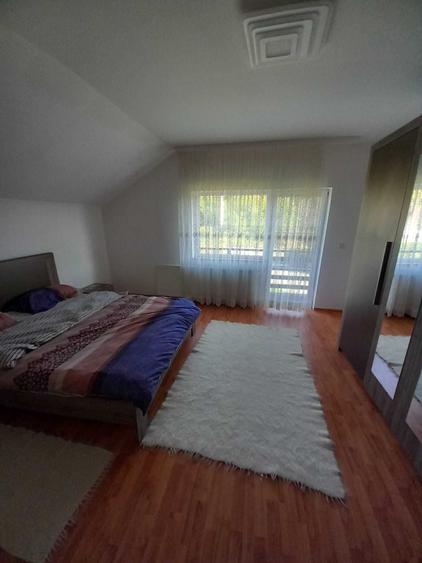 Casă cu 4 camere în Orașu Nou