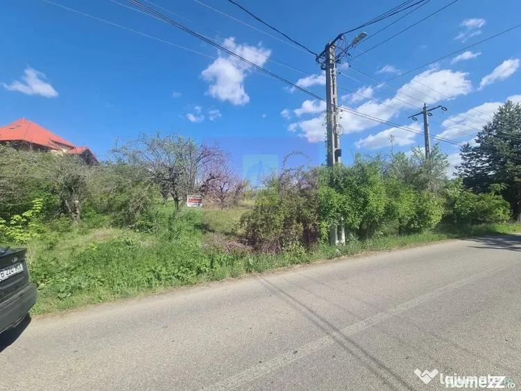 Teren de 2500 mp, în Voila