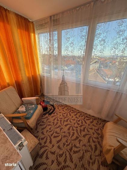 Apartament cu 3 camere decomandat în Florilor