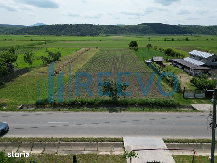 Teren de 3043 mp, în Scorțeni