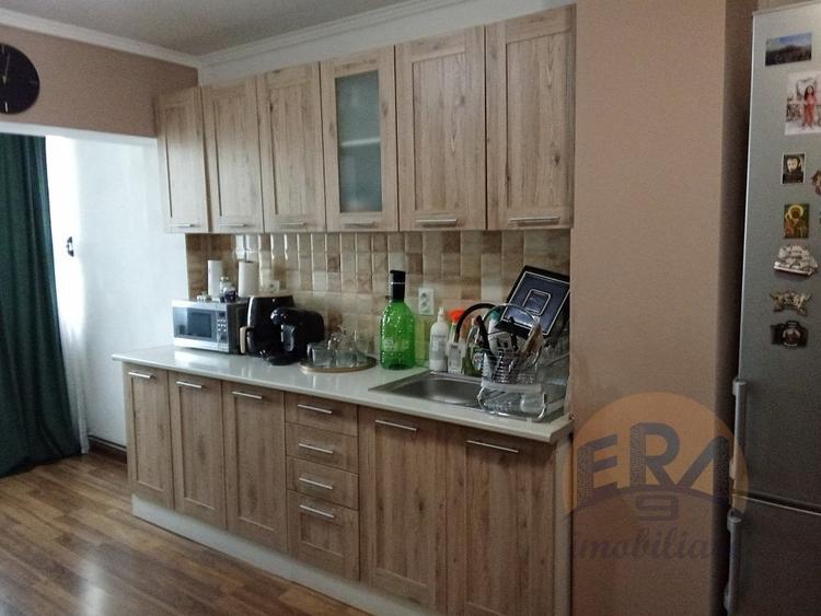 Apartament cu 2 camere decomandat în Valenta