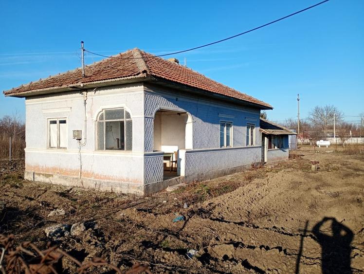 Casă cu 4 camere în Valea Popii