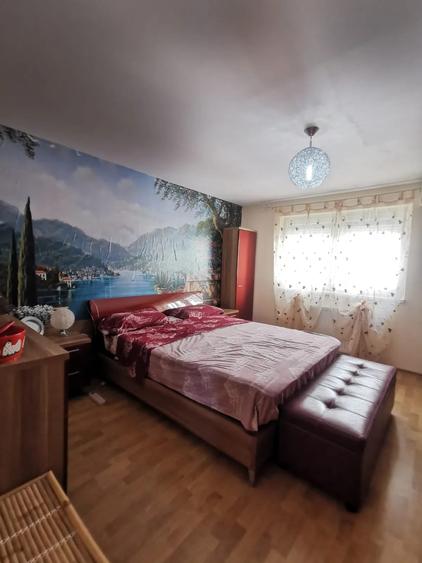 Apartament cu 3 camere, mobilat în Mamaia
