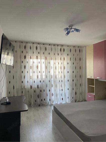 Garsonieră decomandată în Central
