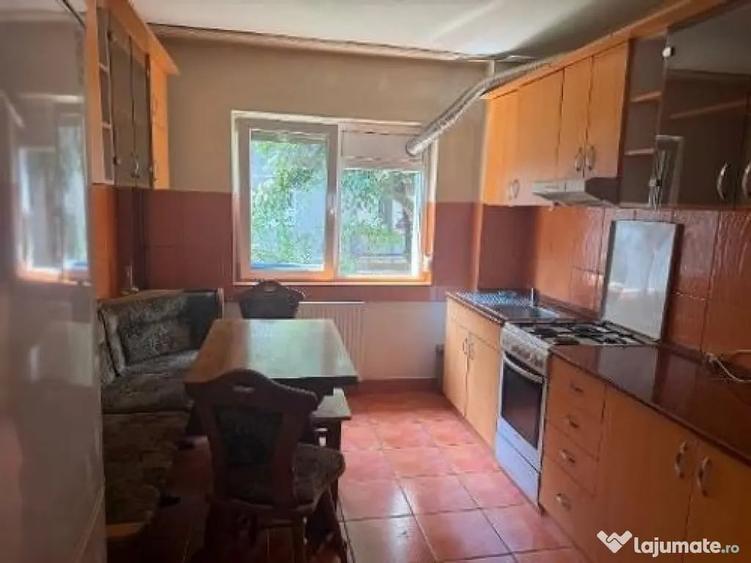 Apartament cu 2 camere semidecomandat în Cantemir