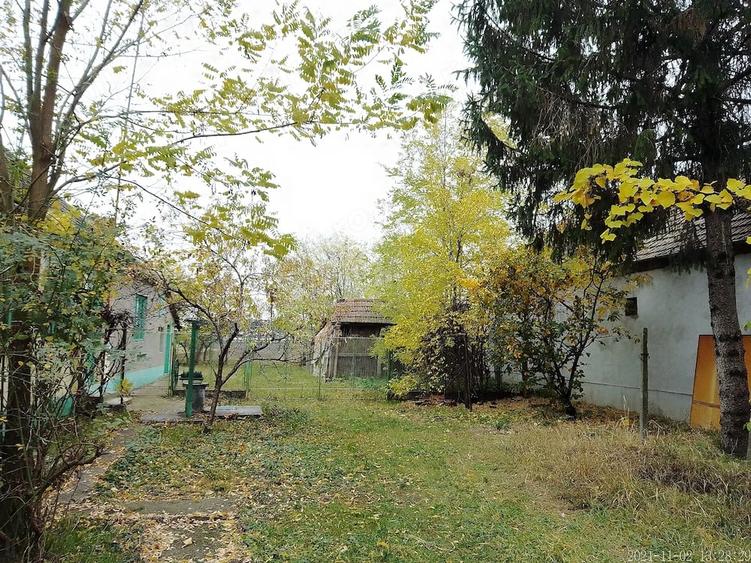 Casă cu 6 camere cu Teren 3040 Mp în Mailat