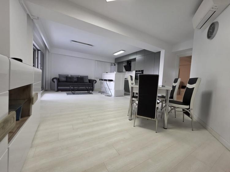 Apartament cu 2 camere decomandat, mobilat în Central