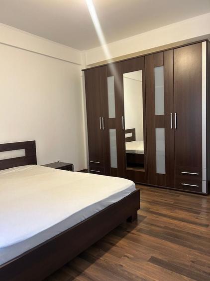Apartament cu 3 camere decomandat în Bujoreni