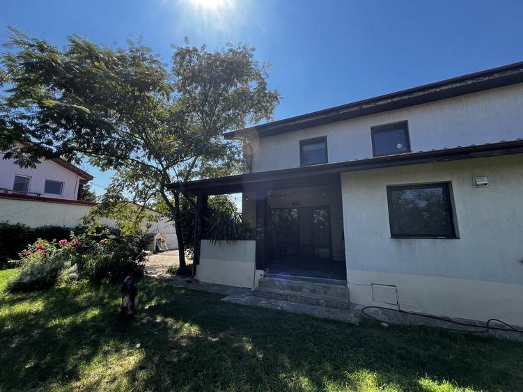 Casă cu 6 camere cu Teren 700 Mp în Corbeanca