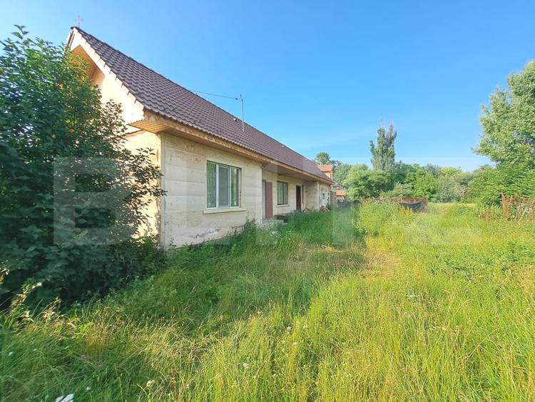 Casă individuală cu 4 camere cu Canalizare în Lunca Calnicului