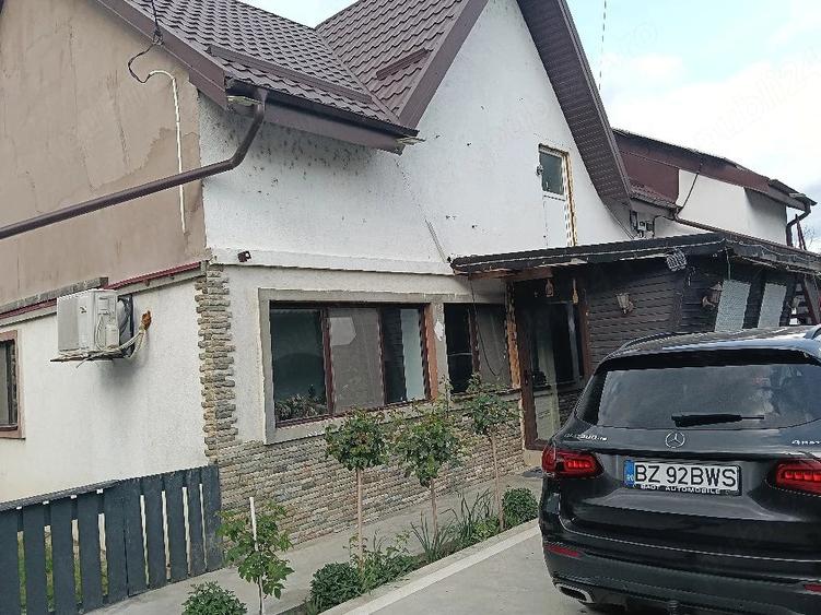 Casă cu 3 camere cu Teren 533 Mp în Căpățânești