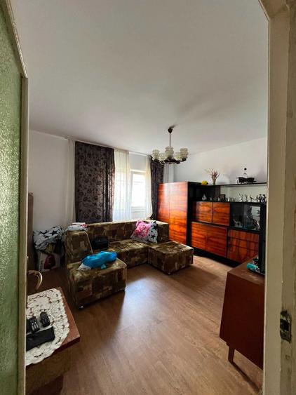 Garsonieră decomandată în Iosia