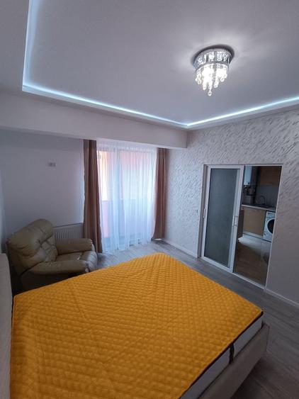 Apartament cu 2 camere decomandat, mobilat în Far