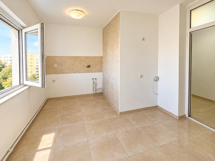 Apartament cu 3 camere decomandat în Sebastian