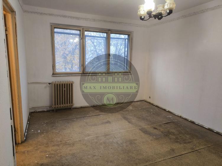 Apartament cu 3 camere nedecomandat în Malu Roșu