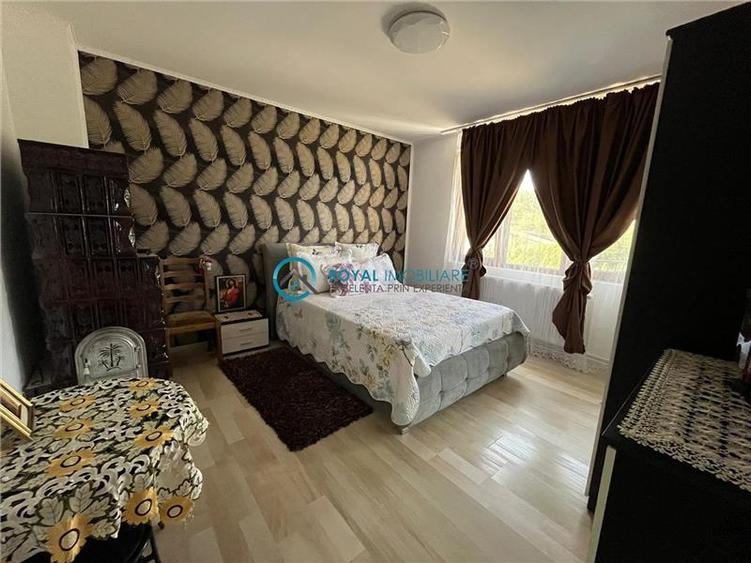 Casă individuală cu 5 camere cu Teren 5683 Mp în Românești