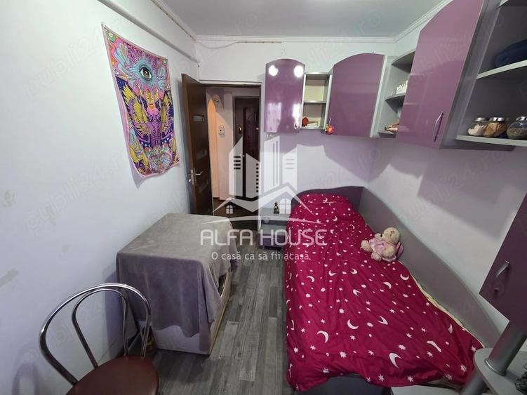 Apartament cu 3 camere nedecomandat în Micro II
